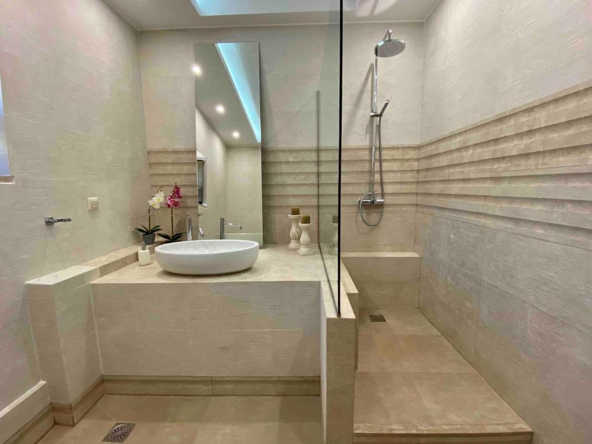 Magnificent, Authentic Private Villa And The Guest House 卡德哈米利 外观 照片
